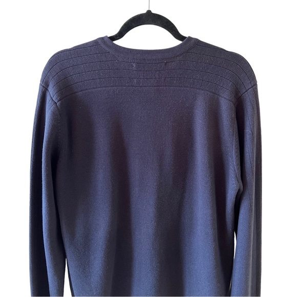 ABERCROMBIE & FITCH Men's Blue W/Stripes V-Neck Pullover Acrylic Sweater Medium - Picture 4 of 5